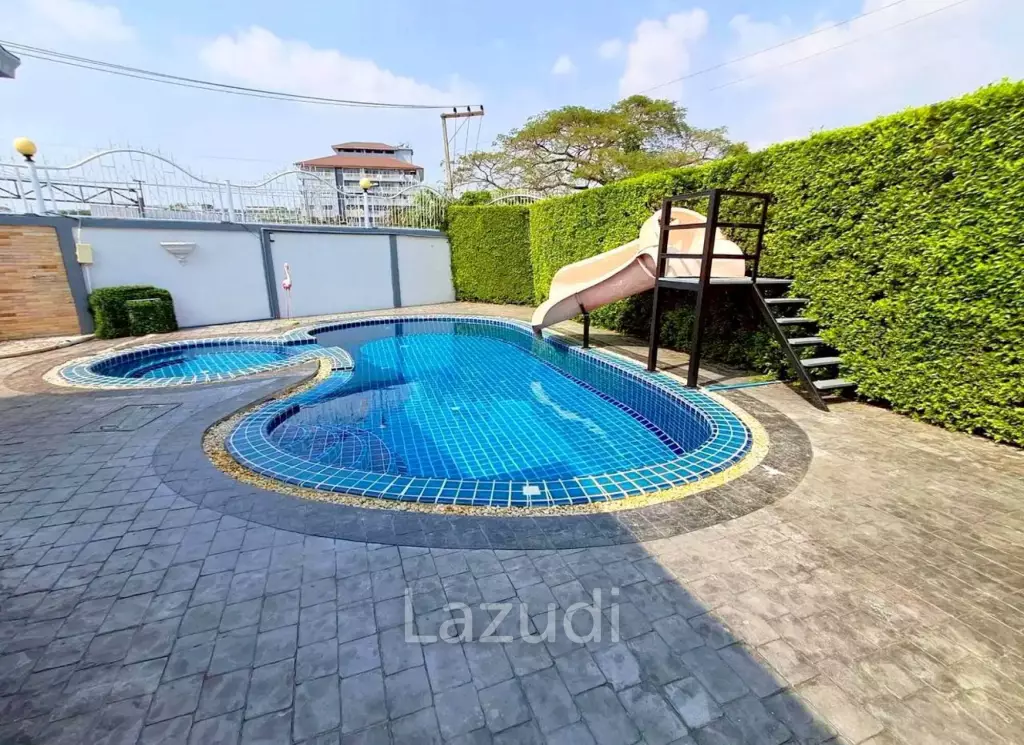 4 Bedroom 3 Bathroom 200 SQ.M. View Point Villa