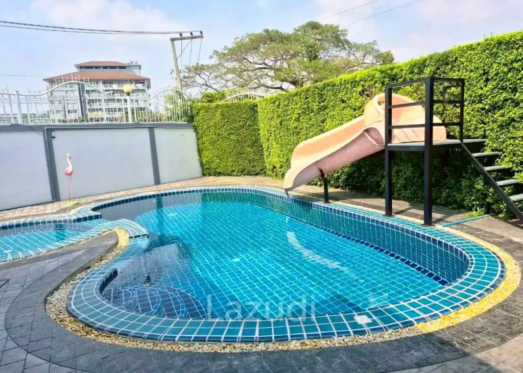 4 Bedroom 3 Bathroom 200 SQ.M. View Point Villa