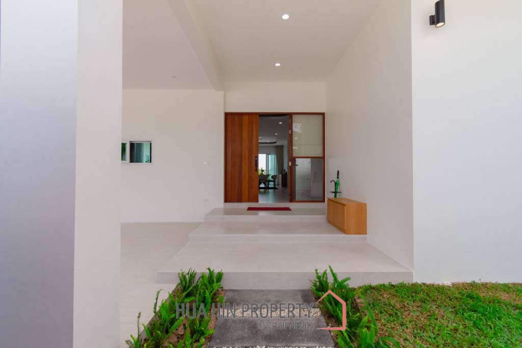 240 sqm New modern pool villa in Hin Lek Fai Hua Hin