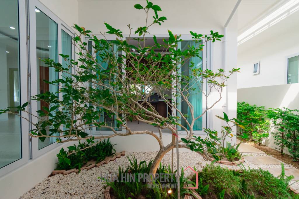 240 sqm New modern pool villa in Hin Lek Fai Hua Hin