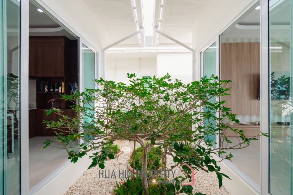 240 sqm New modern pool villa in Hin Lek Fai Hua Hin