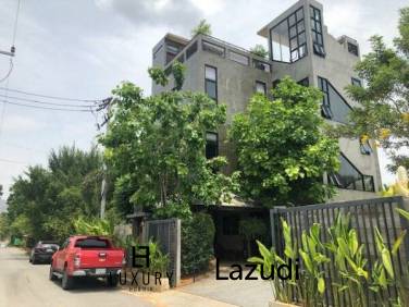 4 Bed 6 Bath Villa For Sale