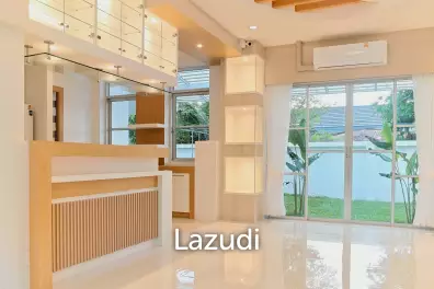 Large Family Pool Villa with 5 Bedrooms for Sale in Chalong