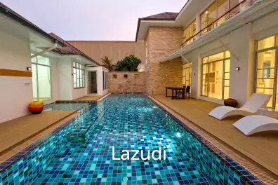 Large Family Pool Villa with 5 Bedrooms for Sale in Chalong
