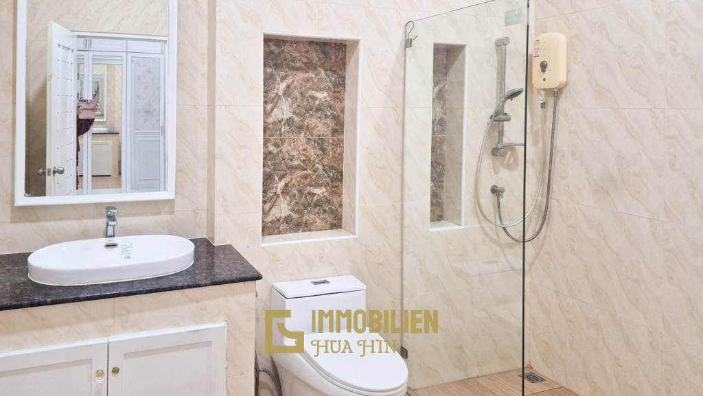 4 Bedroom Detached Home on 4-2-74 Rai  in Hua Hin