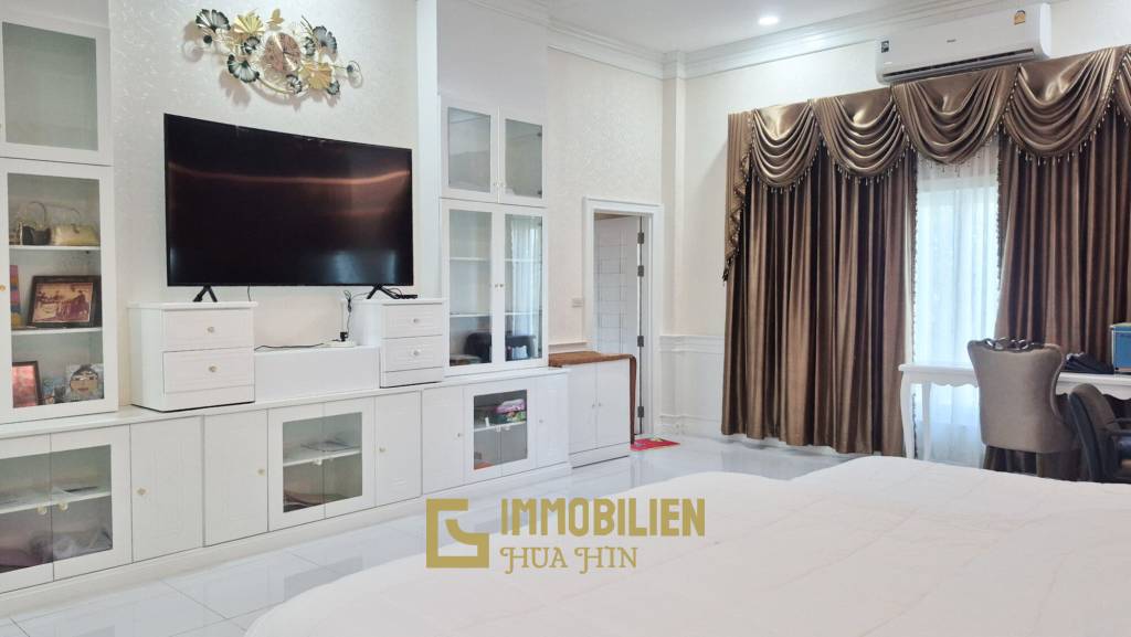 4 Bedroom Detached Home on 4-2-74 Rai  in Hua Hin