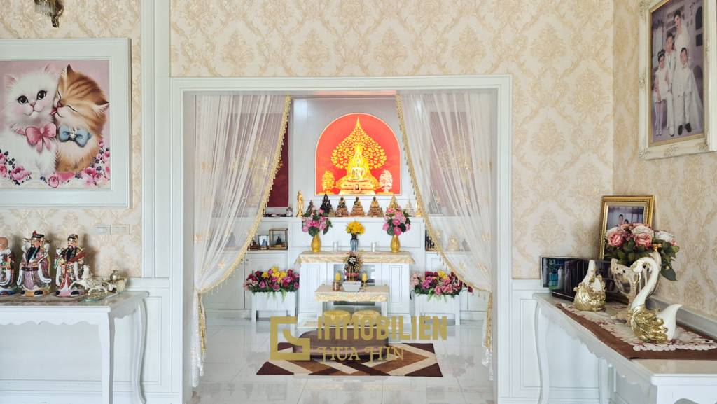 4 Bedroom Detached Home on 4-2-74 Rai  in Hua Hin