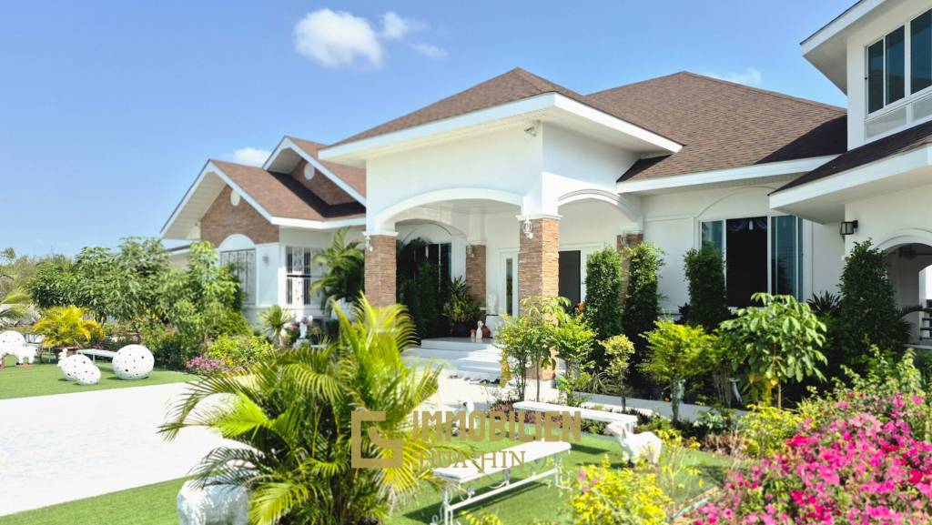 4 Bedroom Detached Home on 4-2-74 Rai  in Hua Hin