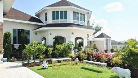 4 Bedroom Detached Home on 4-2-74 Rai  in Hua Hin
