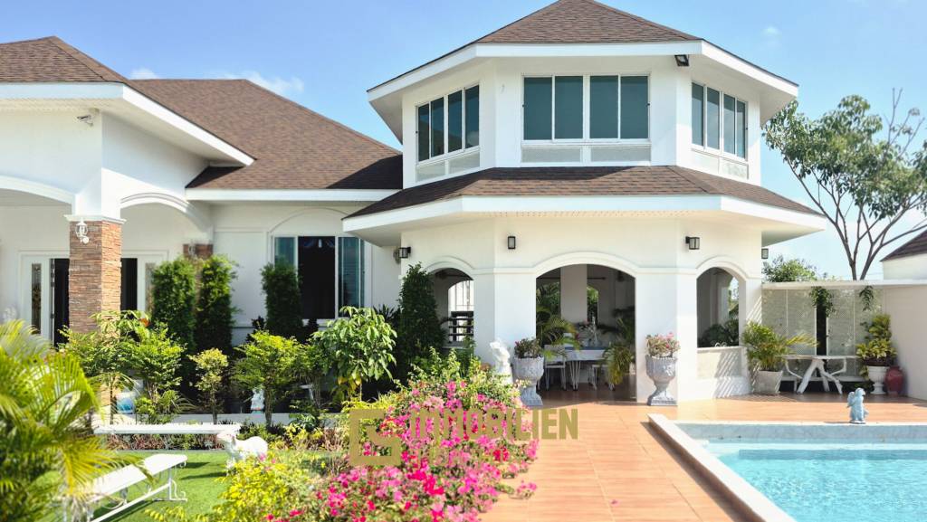 4 Bedroom Detached Home on 4-2-74 Rai  in Hua Hin