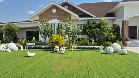 4 Bedroom Detached Home on 4-2-74 Rai  in Hua Hin