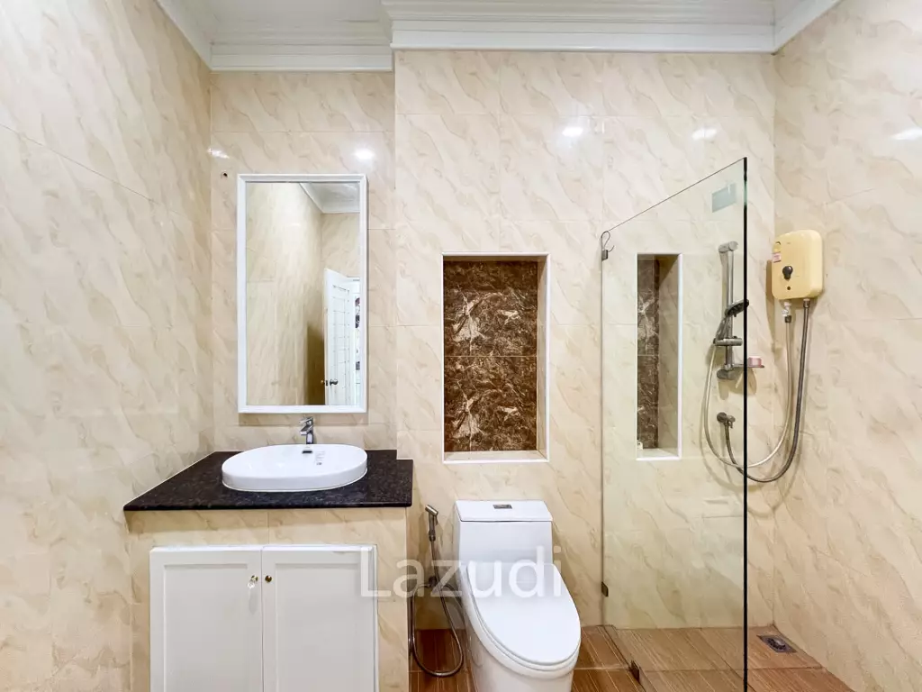 4 Bedroom Detached Home on 4-2-74 Rai  in Hua Hin