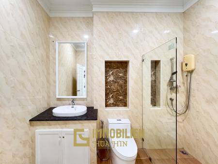 Luxuriöse Villa / pompös möbliert / 7.496 qm großes Grundstück