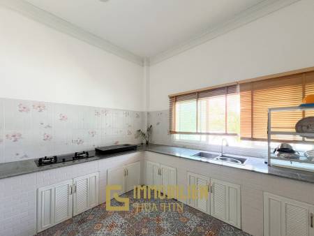 Luxuriöse Villa / pompös möbliert / 7.496 qm großes Grundstück