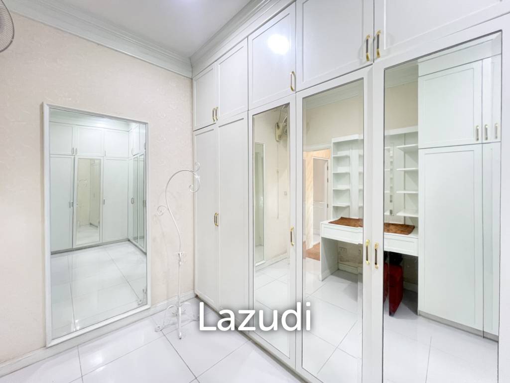 4 Bedroom Detached Home on 4-2-74 Rai  in Hua Hin