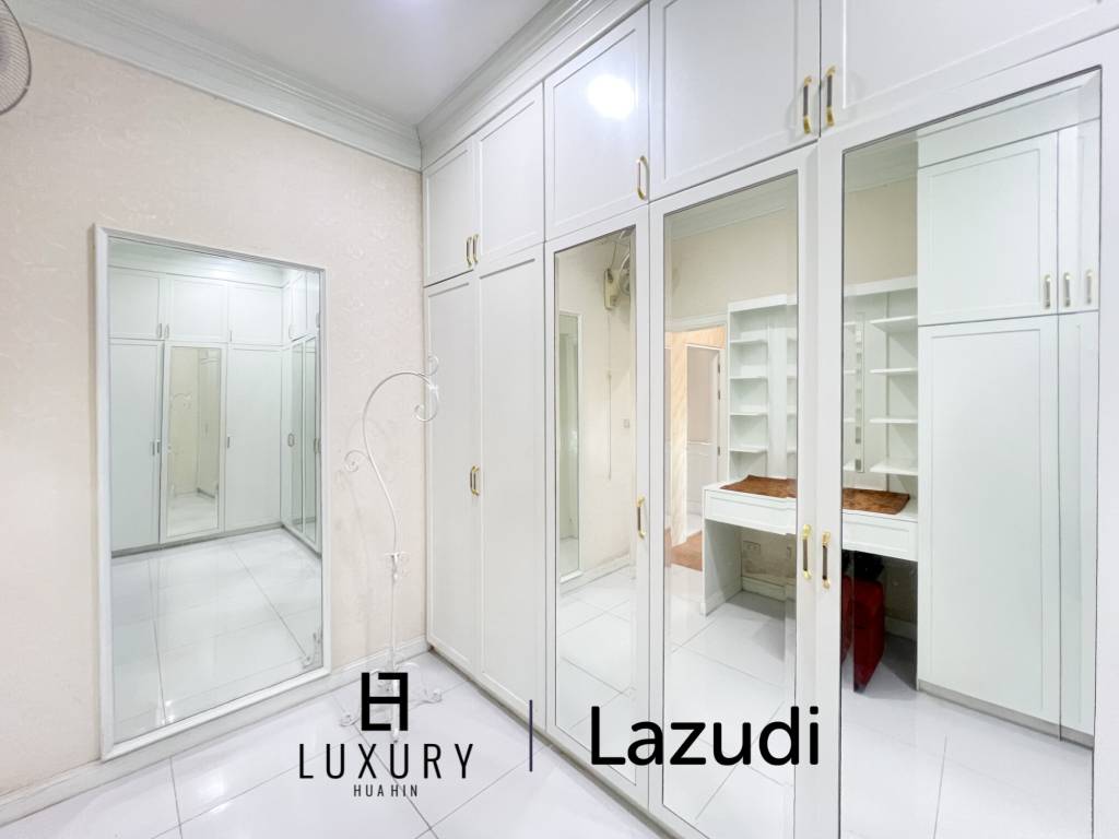 4 Bedroom Detached Home on 4-2-74 Rai  in Hua Hin