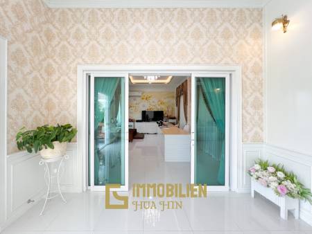 Luxuriöse Villa / pompös möbliert / 7.496 qm großes Grundstück