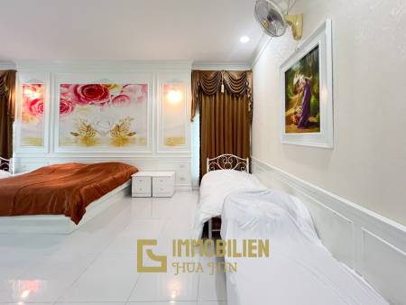 Luxuriöse Villa / pompös möbliert / 7.496 qm großes Grundstück