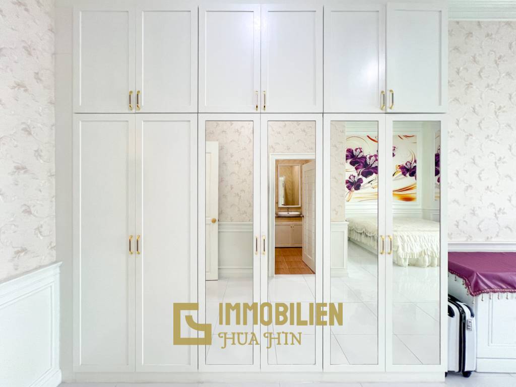 Luxuriöse Villa / pompös möbliert / 7.496 qm großes Grundstück