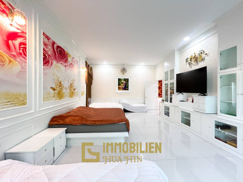 Luxuriöse Villa / pompös möbliert / 7.496 qm großes Grundstück