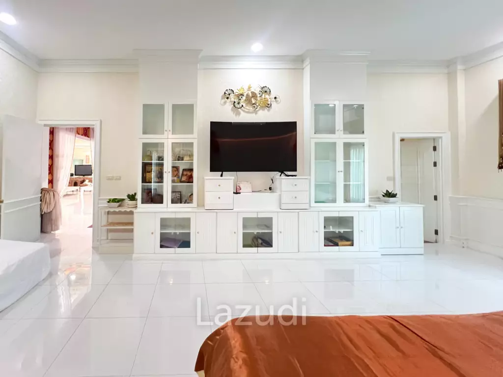 4 Bedroom Detached Home on 4-2-74 Rai  in Hua Hin
