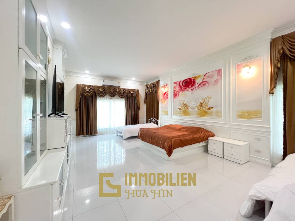 Luxuriöse Villa / pompös möbliert / 7.496 qm großes Grundstück