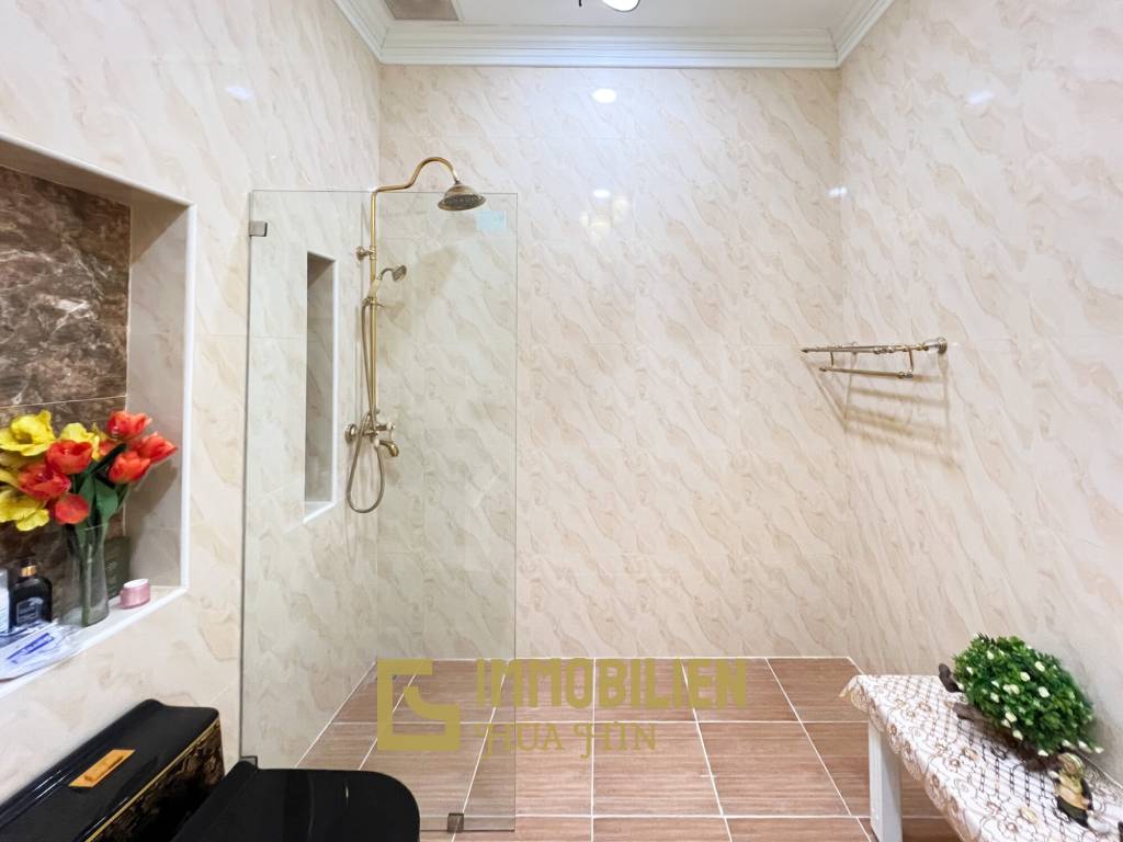 Luxuriöse Villa / pompös möbliert / 7.496 qm großes Grundstück