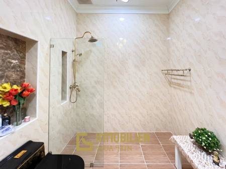 Luxuriöse Villa / pompös möbliert / 7.496 qm großes Grundstück