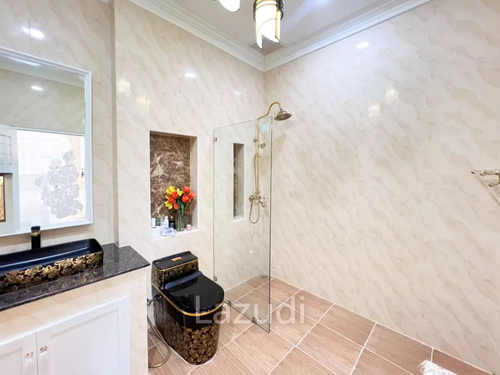 4 Bedroom Detached Home on 4-2-74 Rai  in Hua Hin