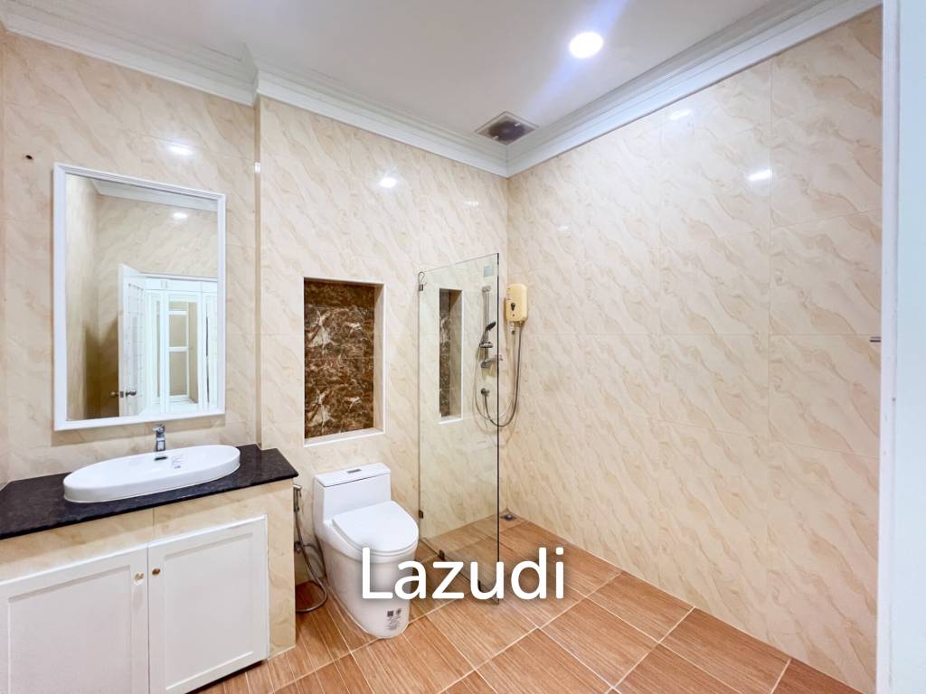 4 Bedroom Detached Home on 4-2-74 Rai  in Hua Hin