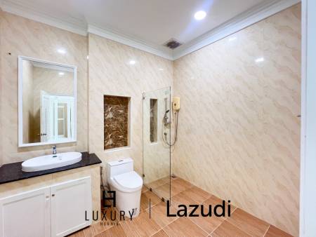 4 Bedroom Detached Home on 4-2-74 Rai  in Hua Hin