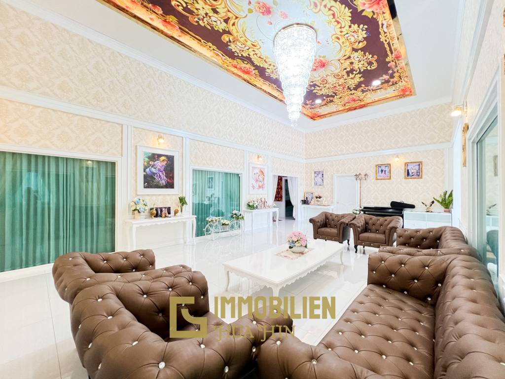 Luxuriöse Villa / pompös möbliert / 7.496 qm großes Grundstück