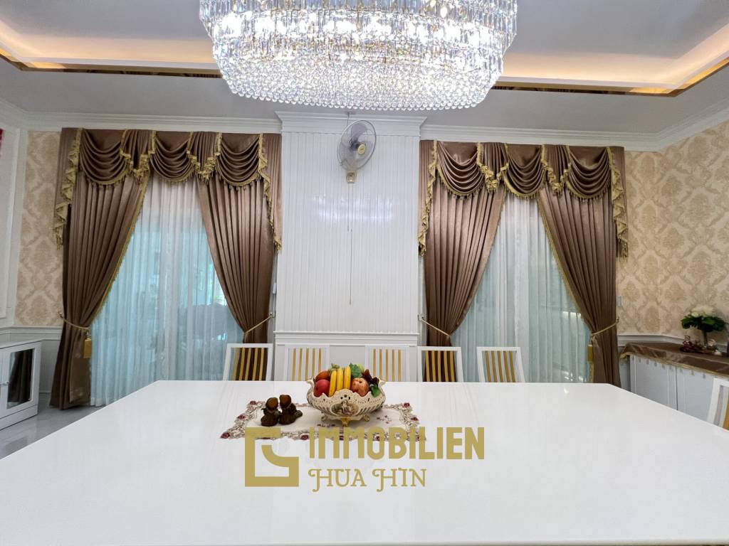 Luxuriöse Villa / pompös möbliert / 7.496 qm großes Grundstück