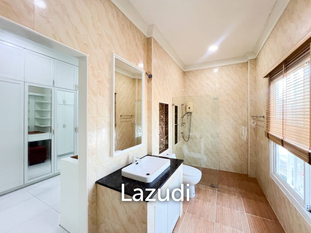 4 Bedroom Detached Home on 4-2-74 Rai  in Hua Hin