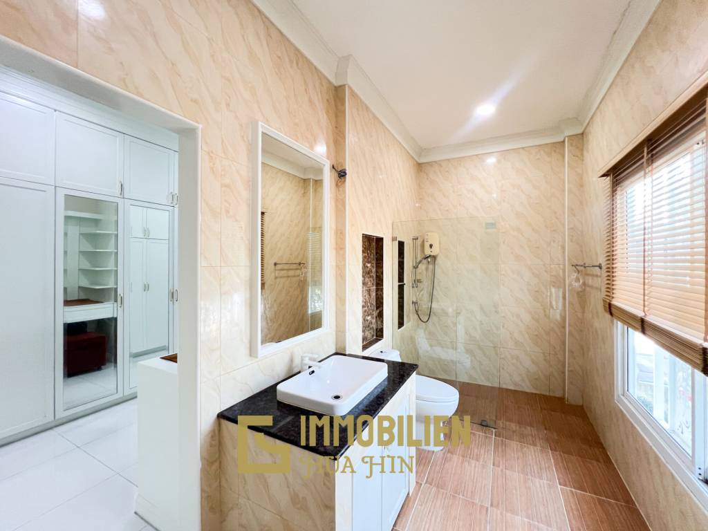 Luxuriöse Villa / pompös möbliert / 7.496 qm großes Grundstück