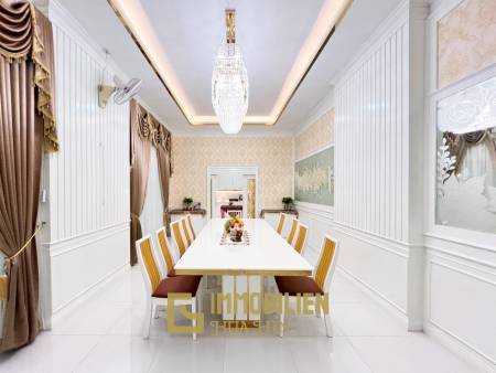 Luxuriöse Villa / pompös möbliert / 7.496 qm großes Grundstück