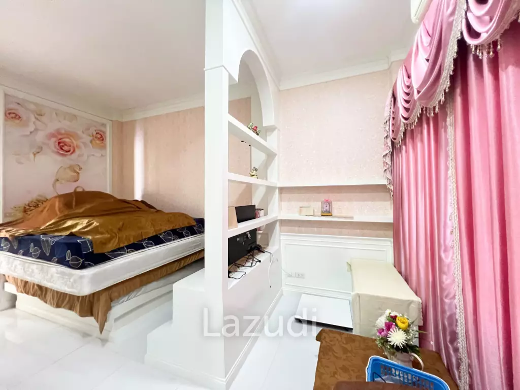 4 Bedroom Detached Home on 4-2-74 Rai  in Hua Hin