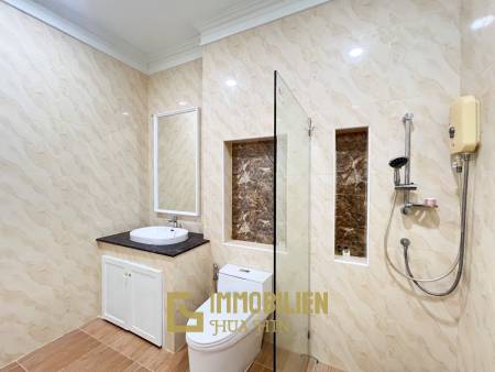 Luxuriöse Villa / pompös möbliert / 7.496 qm großes Grundstück