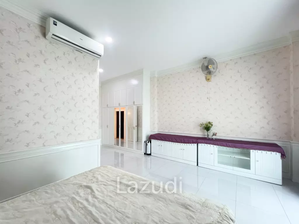 4 Bedroom Detached Home on 4-2-74 Rai  in Hua Hin