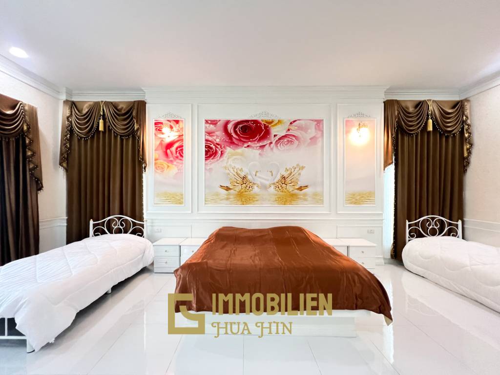 Luxuriöse Villa / pompös möbliert / 7.496 qm großes Grundstück