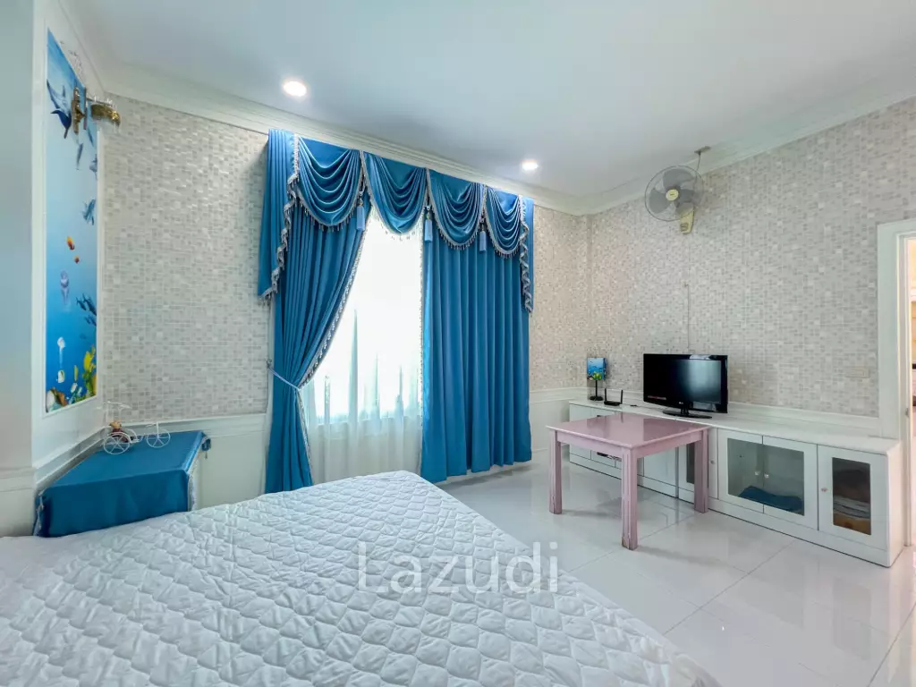 4 Bedroom Detached Home on 4-2-74 Rai  in Hua Hin