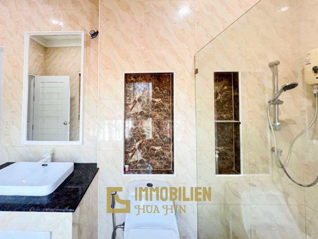 Luxuriöse Villa / pompös möbliert / 7.496 qm großes Grundstück