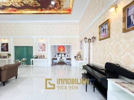 Luxuriöse Villa / pompös möbliert / 7.496 qm großes Grundstück