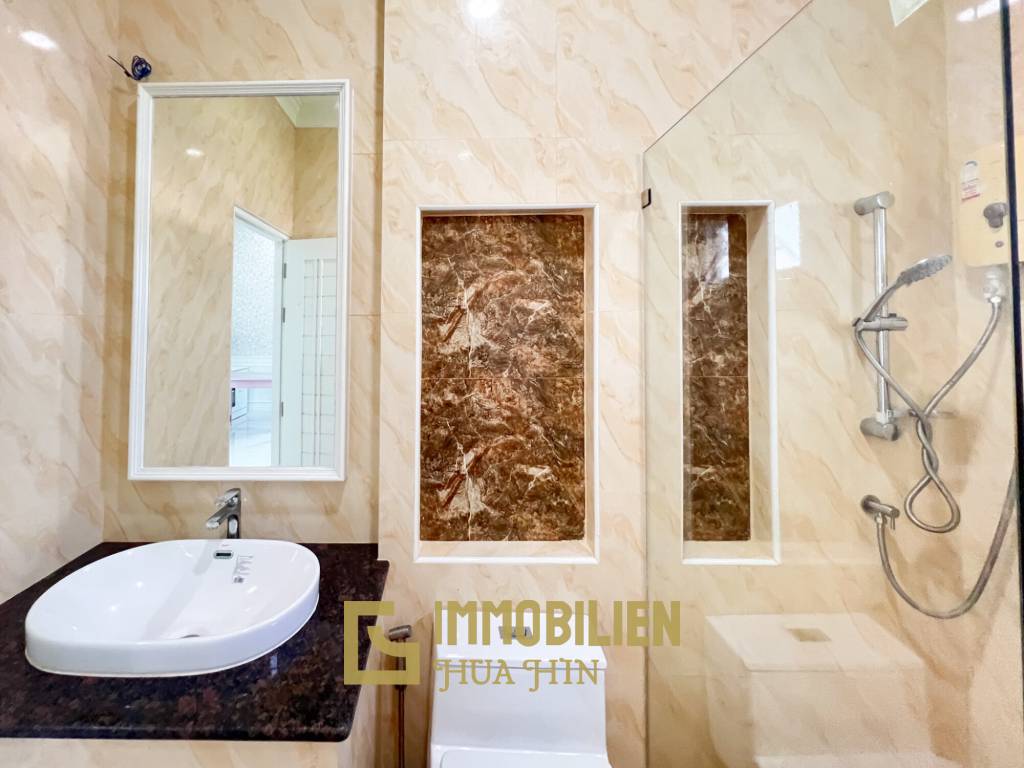 Luxuriöse Villa / pompös möbliert / 7.496 qm großes Grundstück