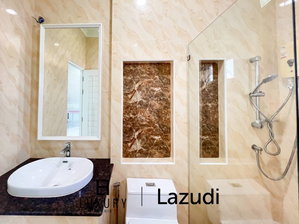 4 Bedroom Detached Home on 4-2-74 Rai  in Hua Hin