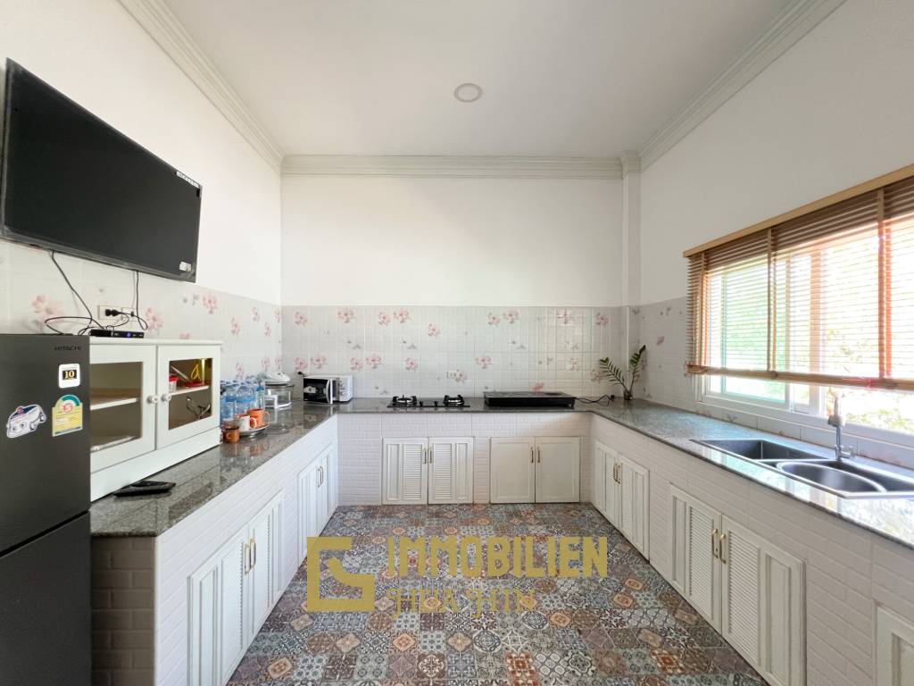 Luxuriöse Villa / pompös möbliert / 7.496 qm großes Grundstück