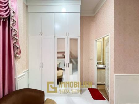 Luxuriöse Villa / pompös möbliert / 7.496 qm großes Grundstück