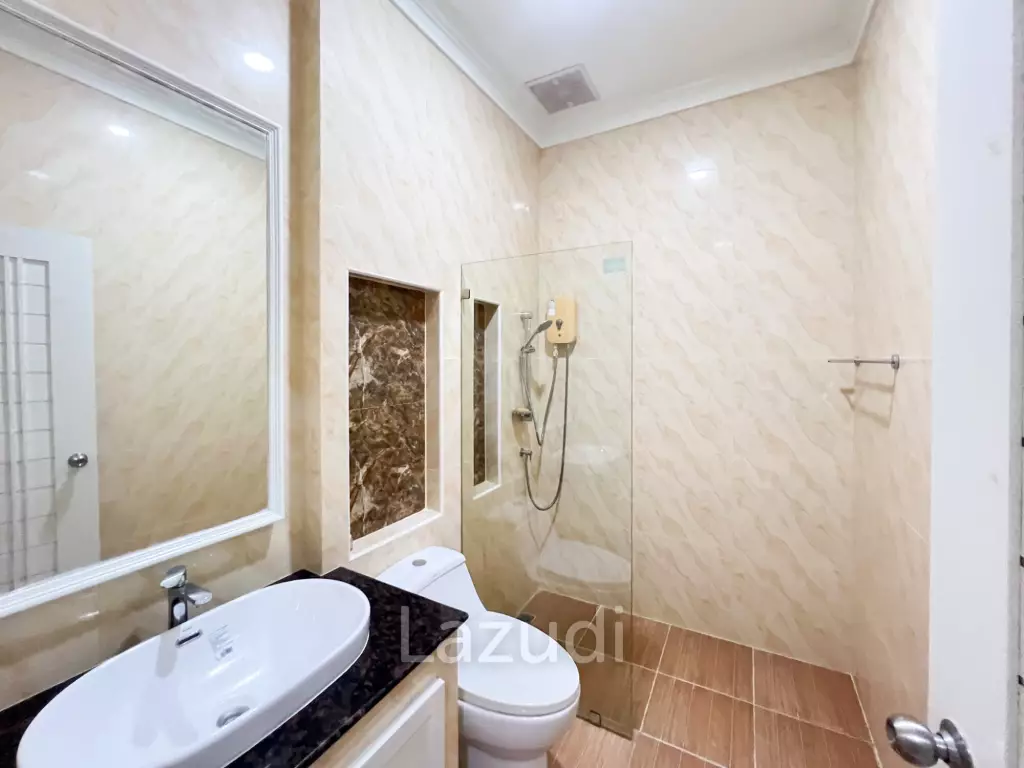 4 Bedroom Detached Home on 4-2-74 Rai  in Hua Hin