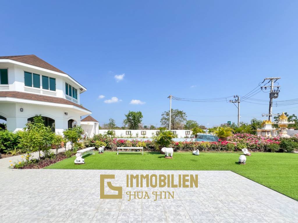 Luxuriöse Villa / pompös möbliert / 7.496 qm großes Grundstück