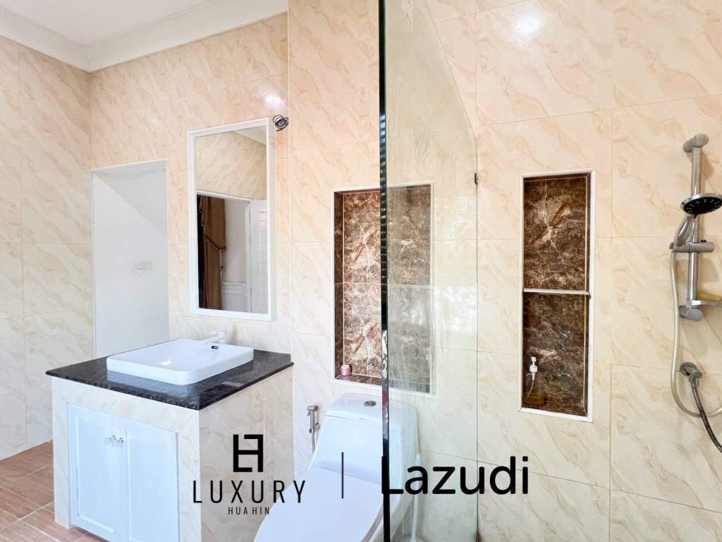 4 Bedroom Detached Home on 4-2-74 Rai  in Hua Hin